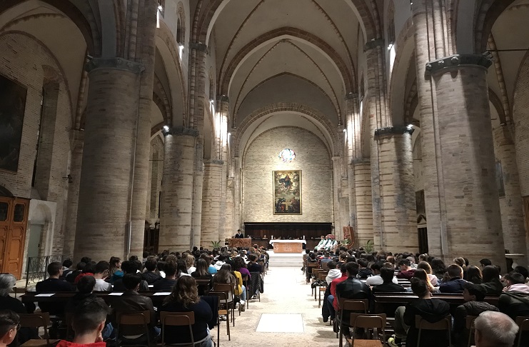 Messa Di Inizio Anno Per SS1G E Liceo Con Il Vescovo Daniele